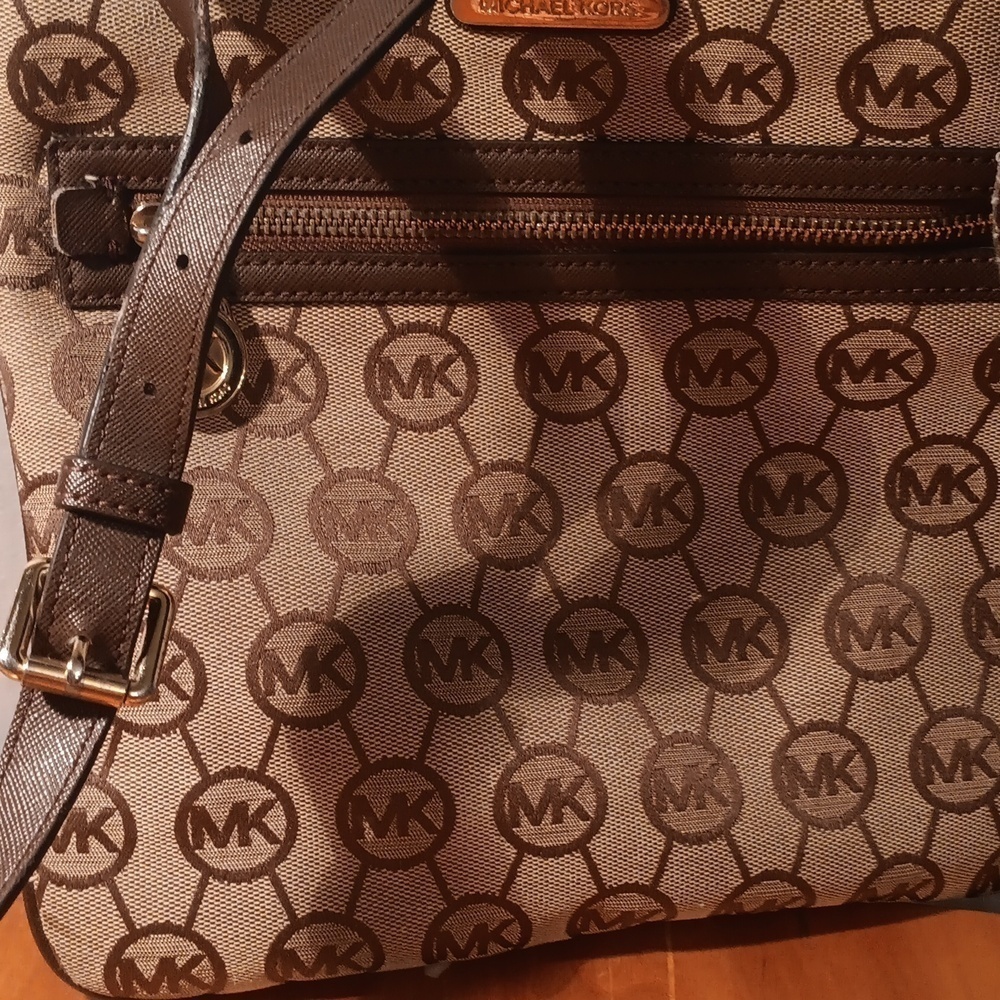 MK Michael Kors Crossbody Bag - Picture 2 of 12